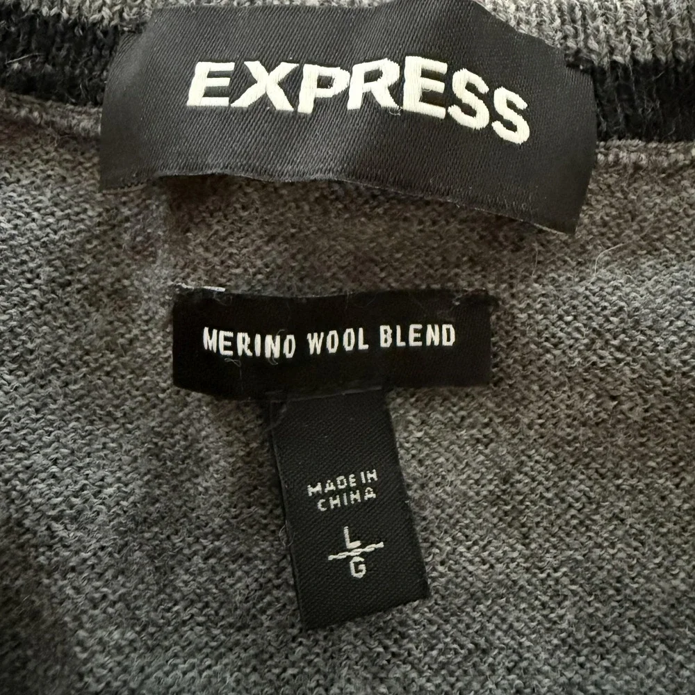 Express Sweater Mens Large Gray V Neck Merino Wool Blend‎ Lightweight Pullover